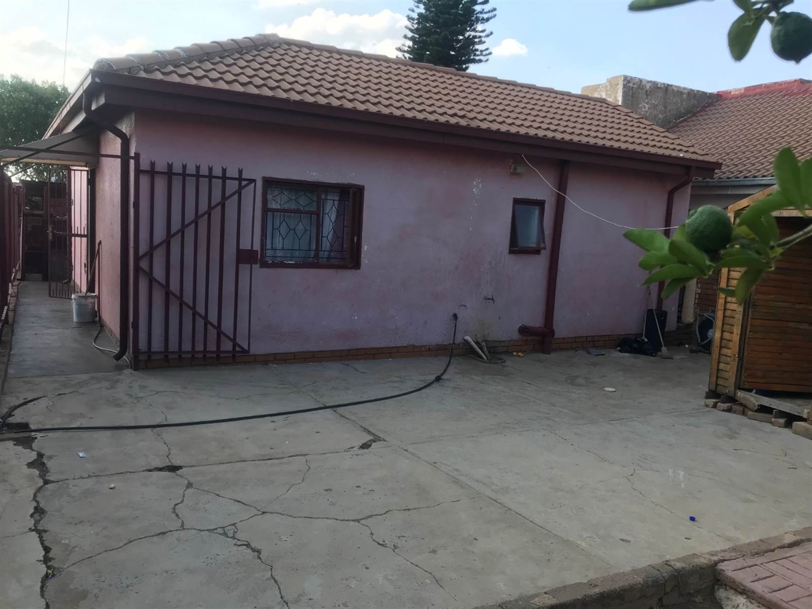 2 Bed House in Mabopane photo number 8