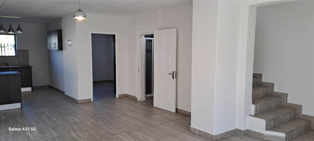 2 Bed Apartment in Parklands North photo number 27