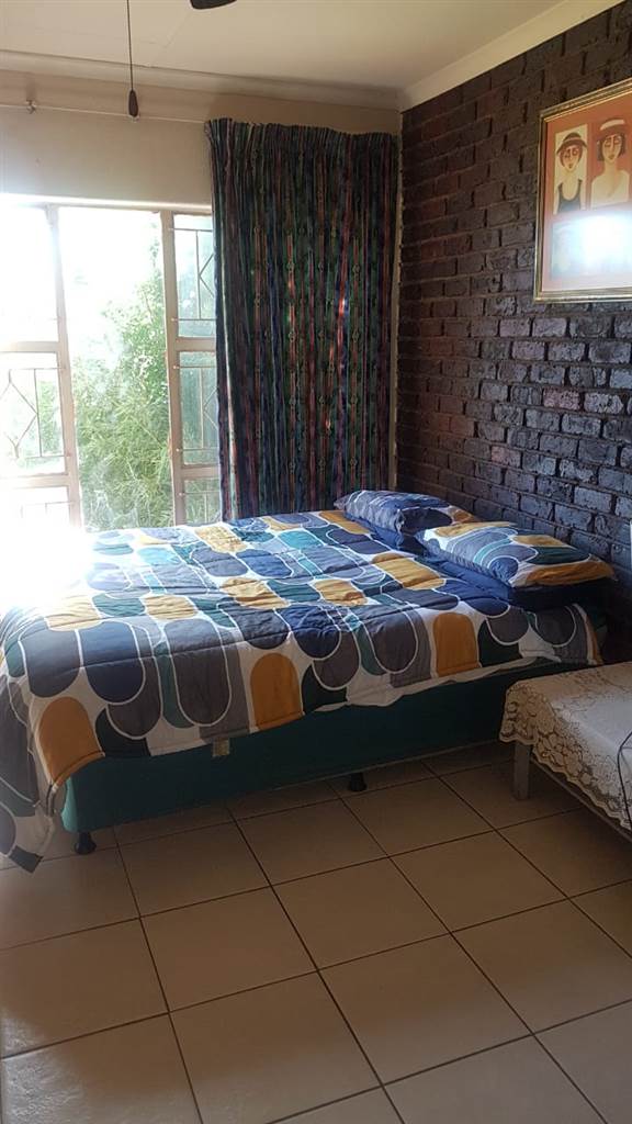 3 Bed House in Naturena photo number 10