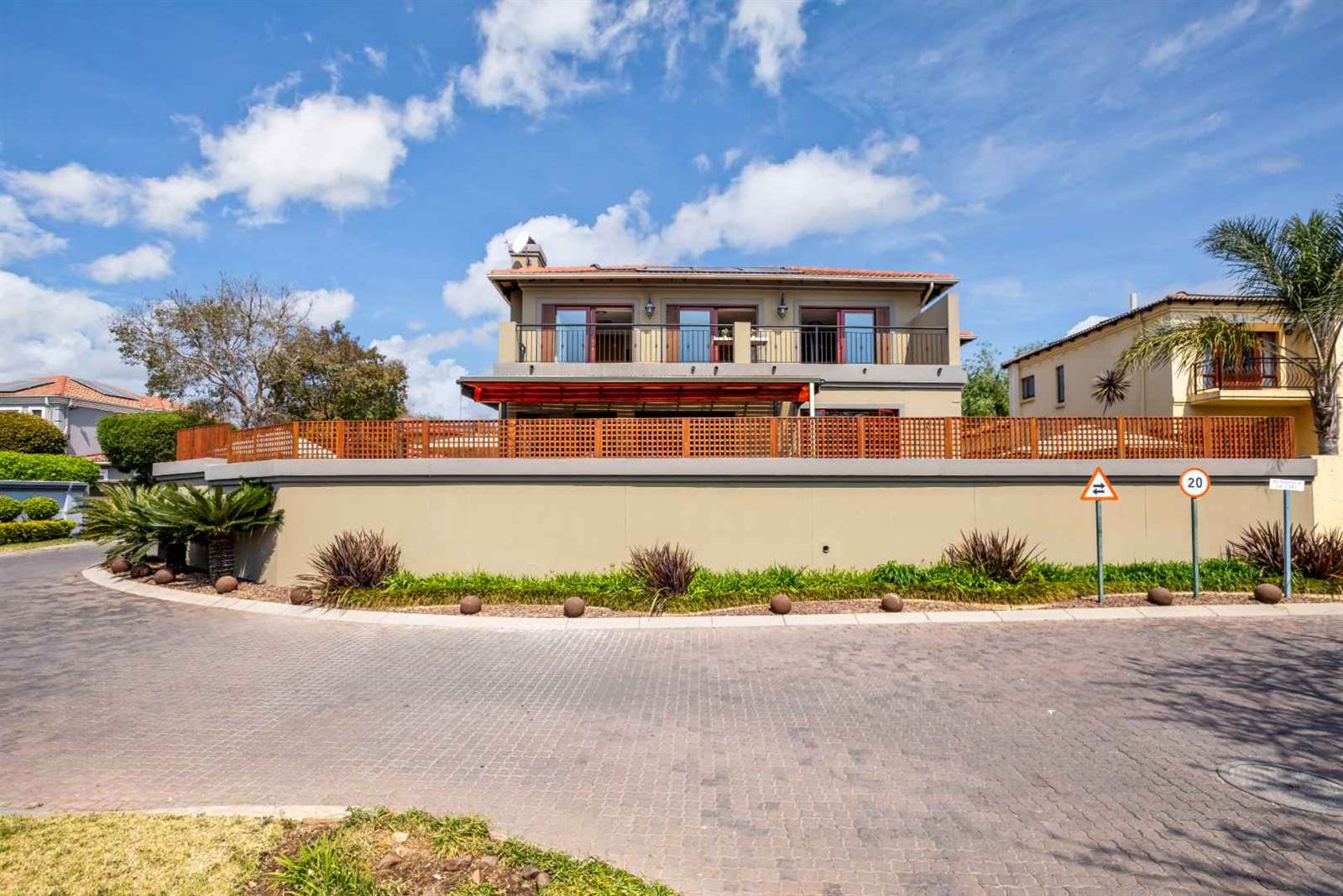 3 Bed House in Lonehill photo number 30