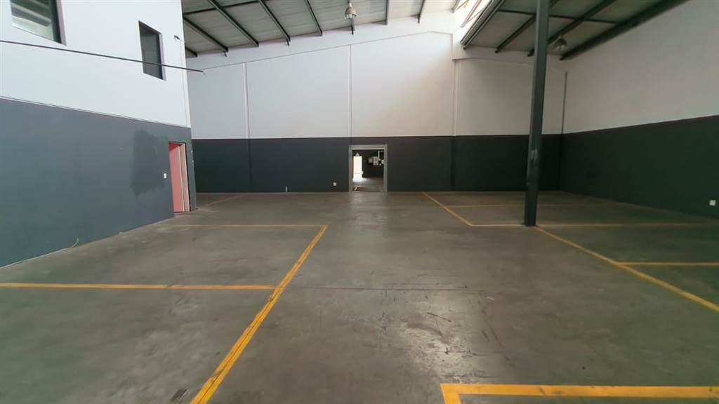 355  m² Industrial space in Faerie Glen photo number 12