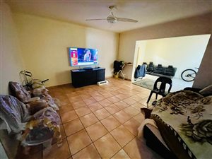 3 Bed House in Moffat View