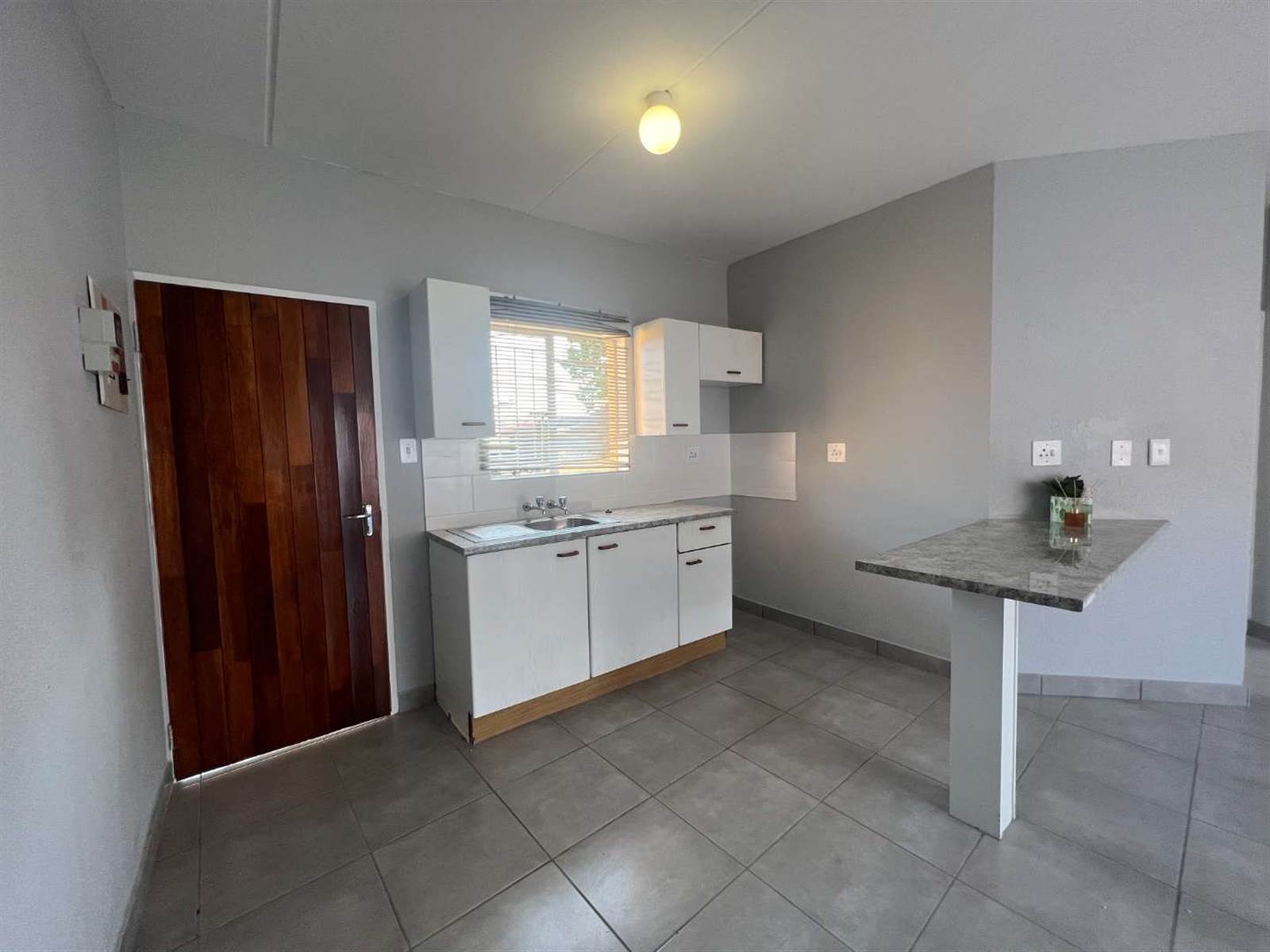 2 Bed Apartment in Grobler Park photo number 16