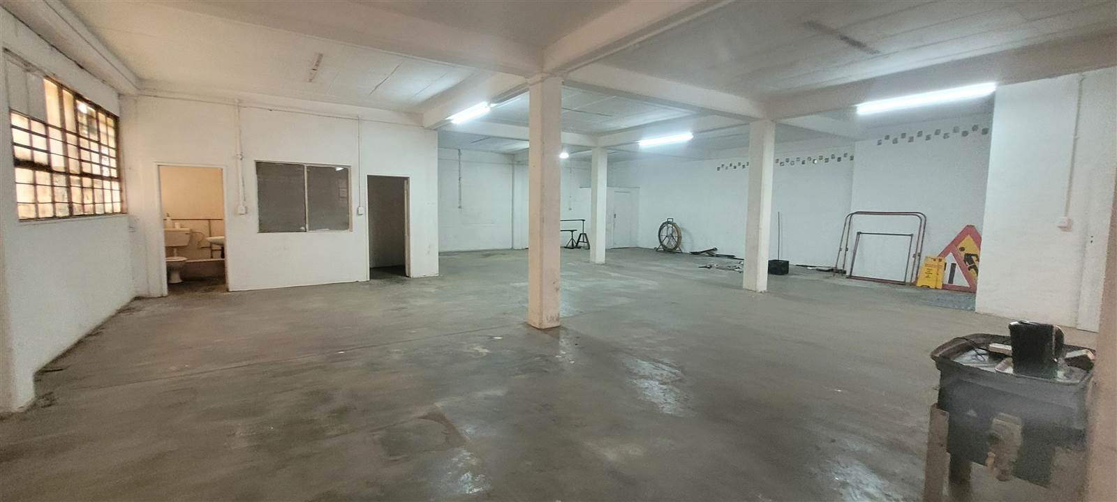3000  m² Industrial space in Industria North photo number 3