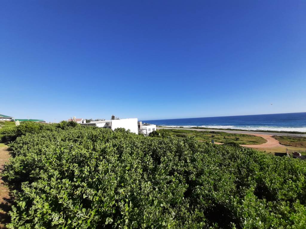 952 m² Land available in Seaview photo number 2