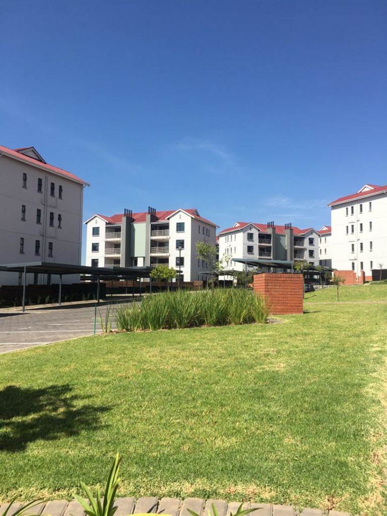 1 Bed Apartment in Modderfontein photo number 10