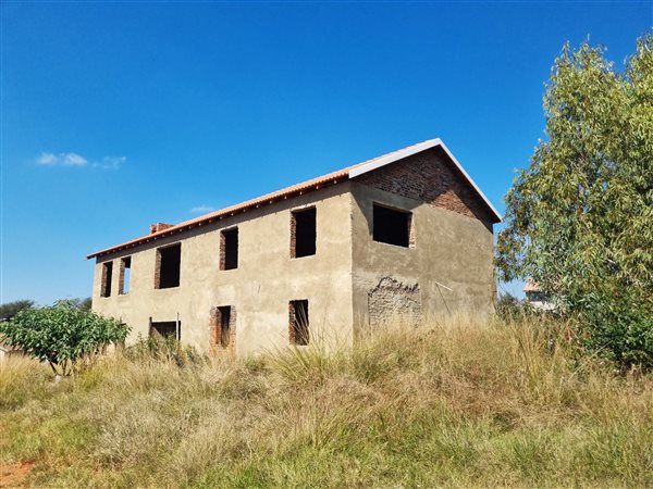 4 Bedroom House 4 Bedroom House