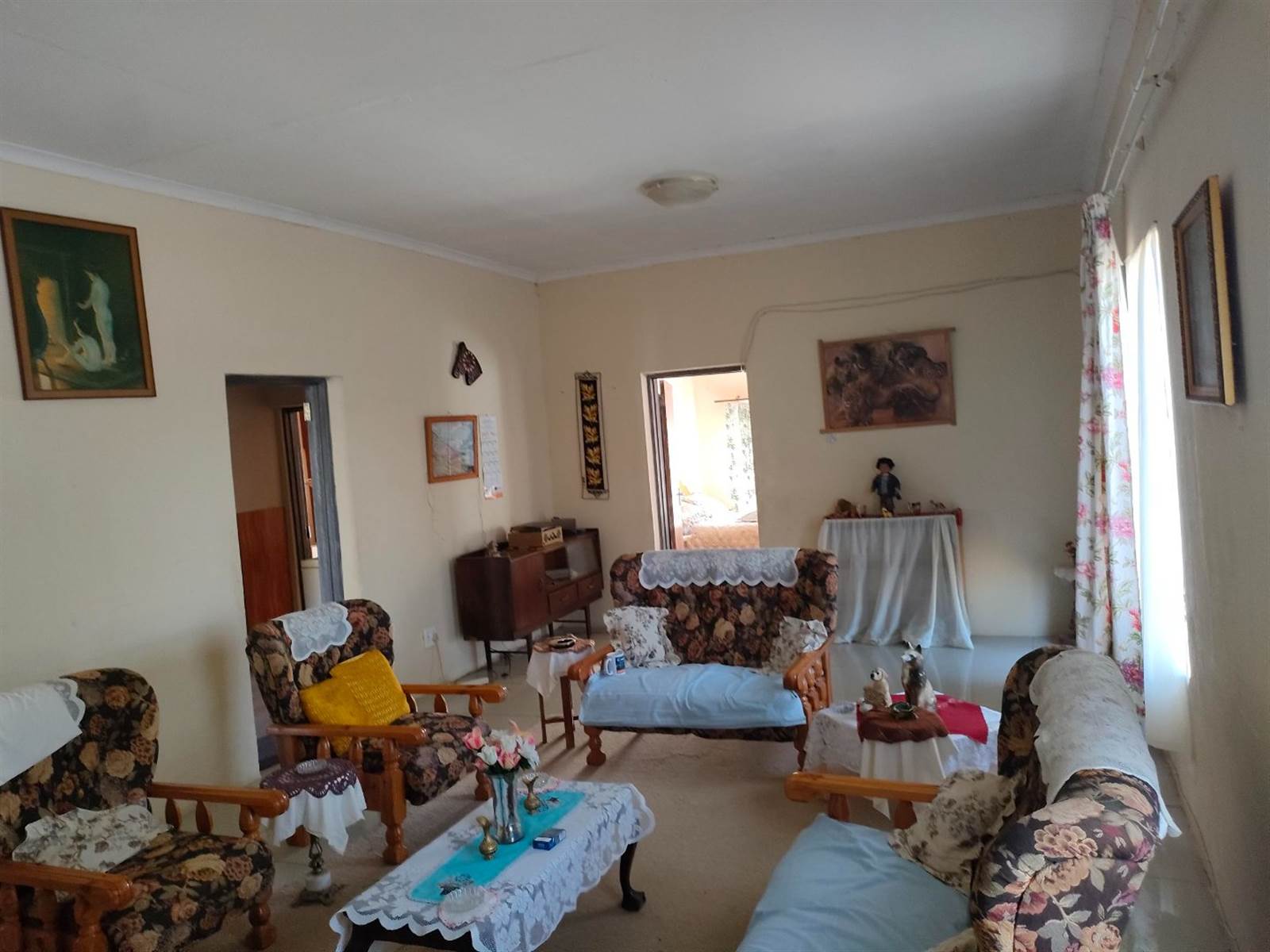 3 Bed House in Dewetsdorp photo number 2