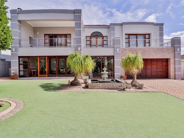 4 Bedroom House 4 Bedroom House