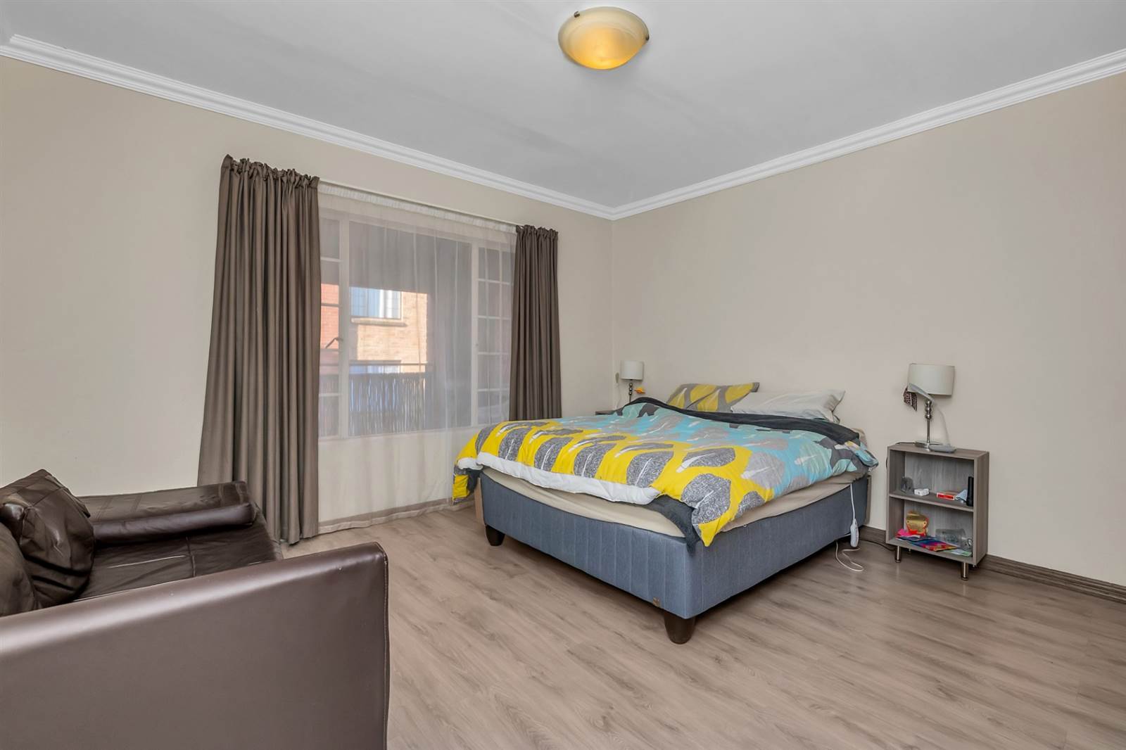 2 Bed Apartment in Sundowner photo number 9