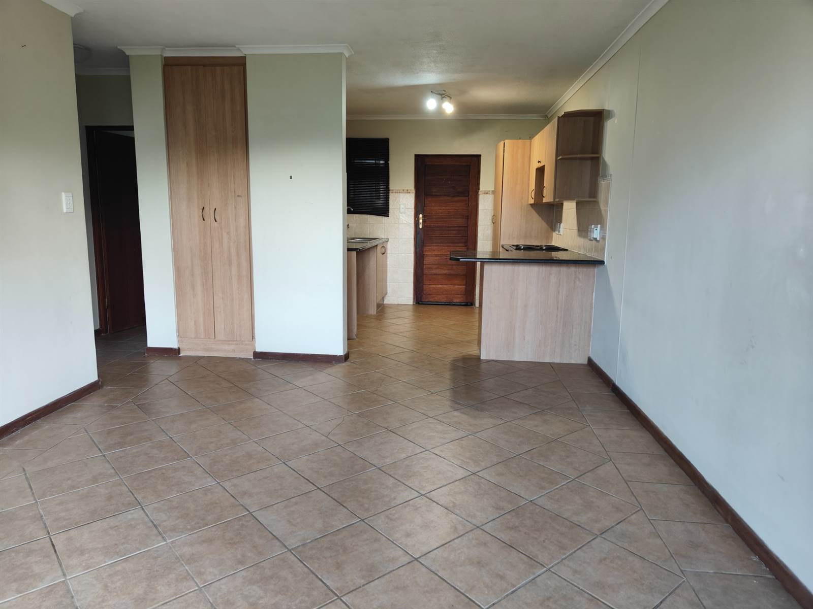 2 Bed Apartment in Zambezi Country Estate photo number 17