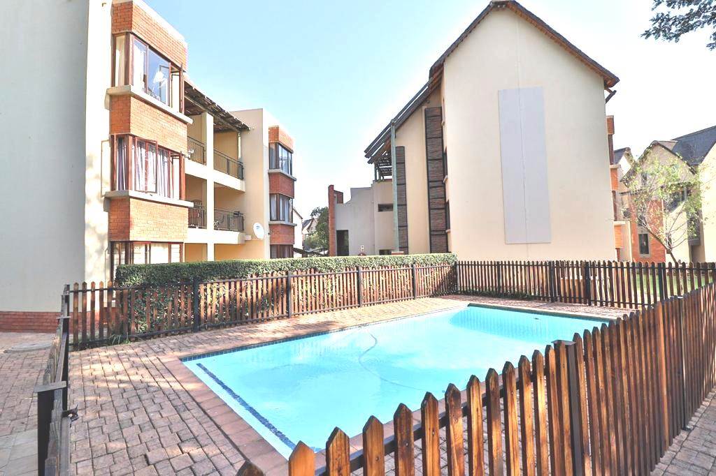 2 Bed Apartment in Zambezi Country Estate photo number 10