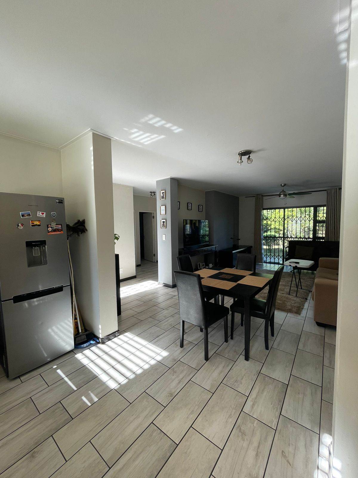 2 Bed Apartment in Roodepoort Central photo number 10