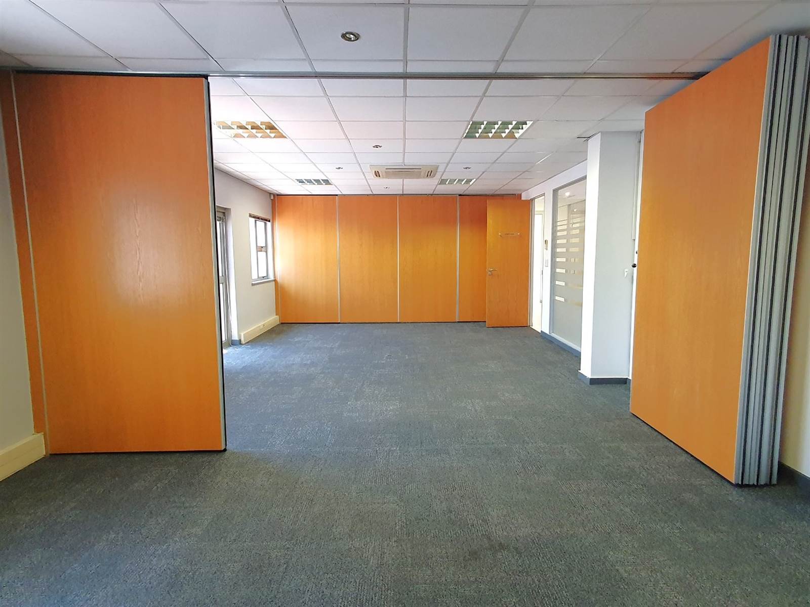 712  m² Office Space in Bryanston photo number 8