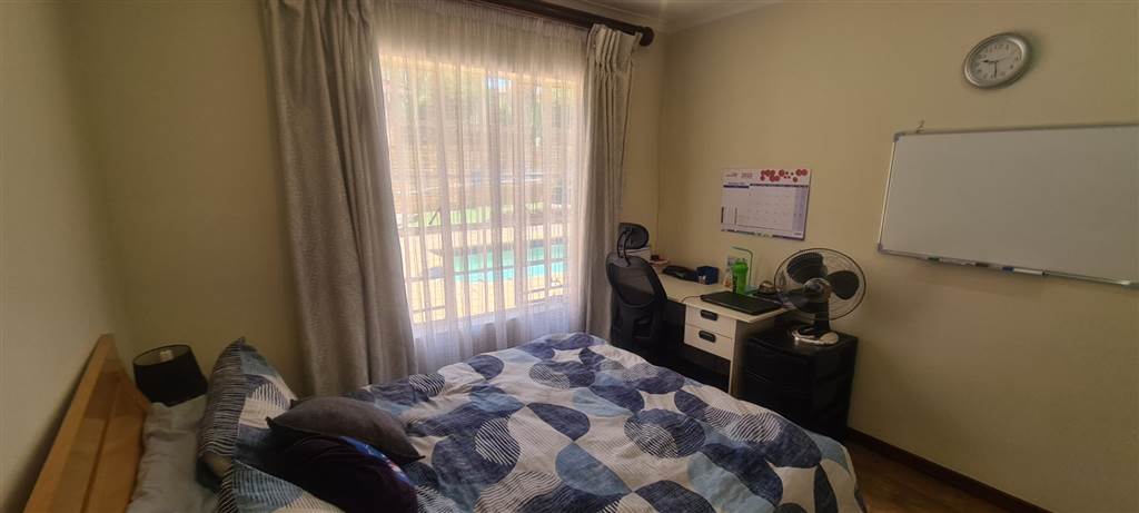 3 Bed Townhouse in Fourways photo number 18