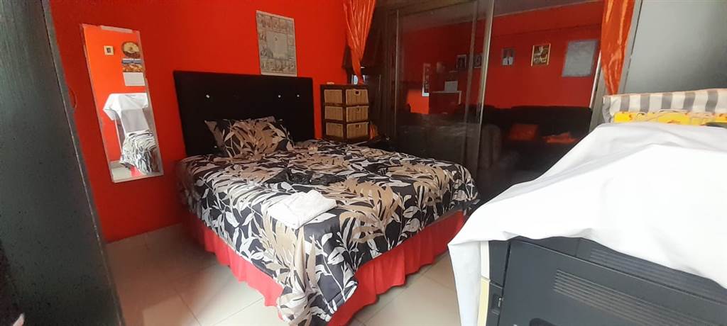 2 Bed Apartment in Durban CBD photo number 10