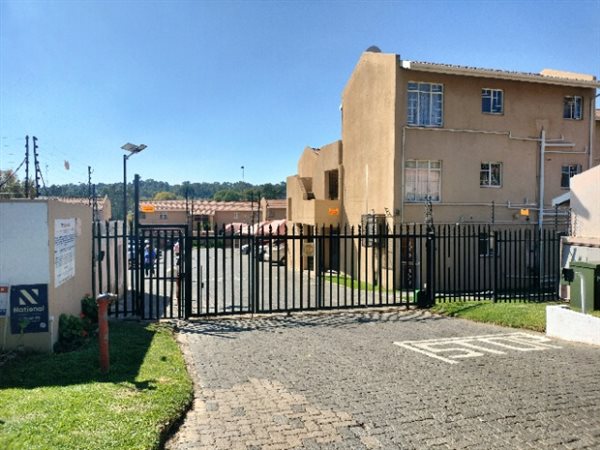 3 Bedroom Townhouse 3 Bedroom Townhouse