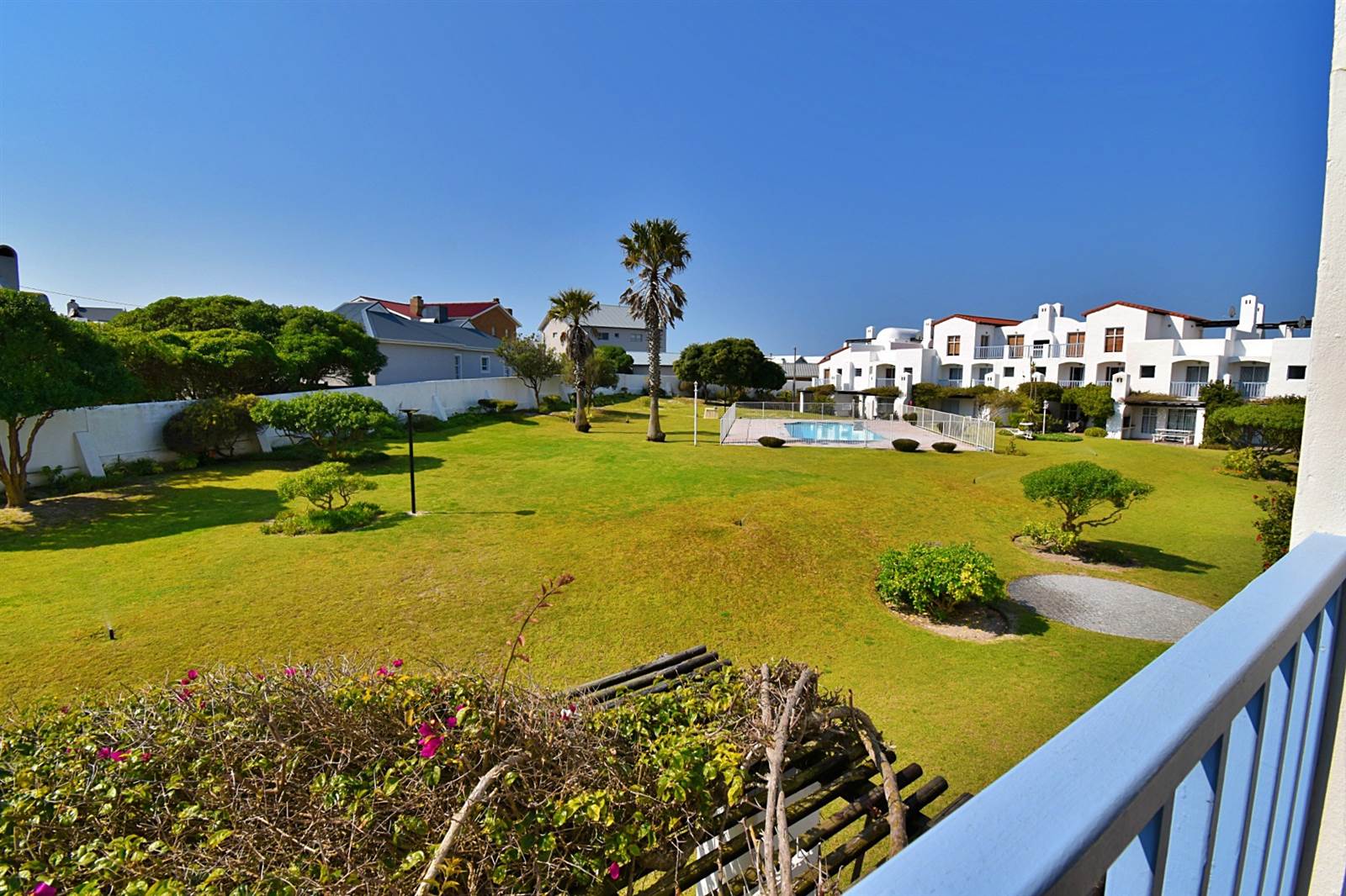 2 Bed Apartment in Struisbaai photo number 23