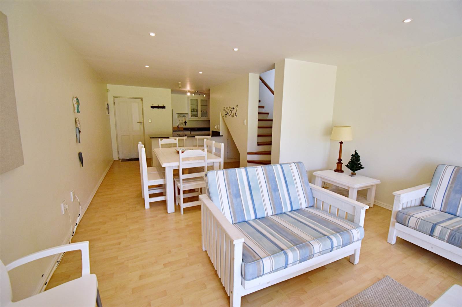 2 Bed Apartment in Struisbaai photo number 17