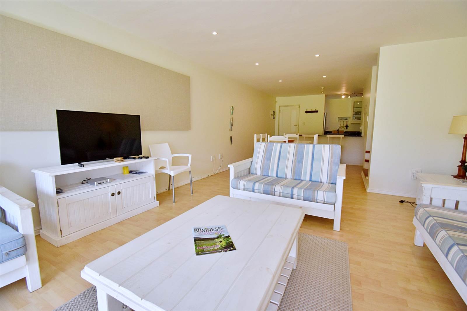 2 Bed Apartment in Struisbaai photo number 16