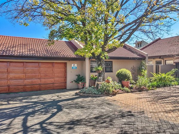 3 Bedroom Townhouse 3 Bedroom Townhouse
