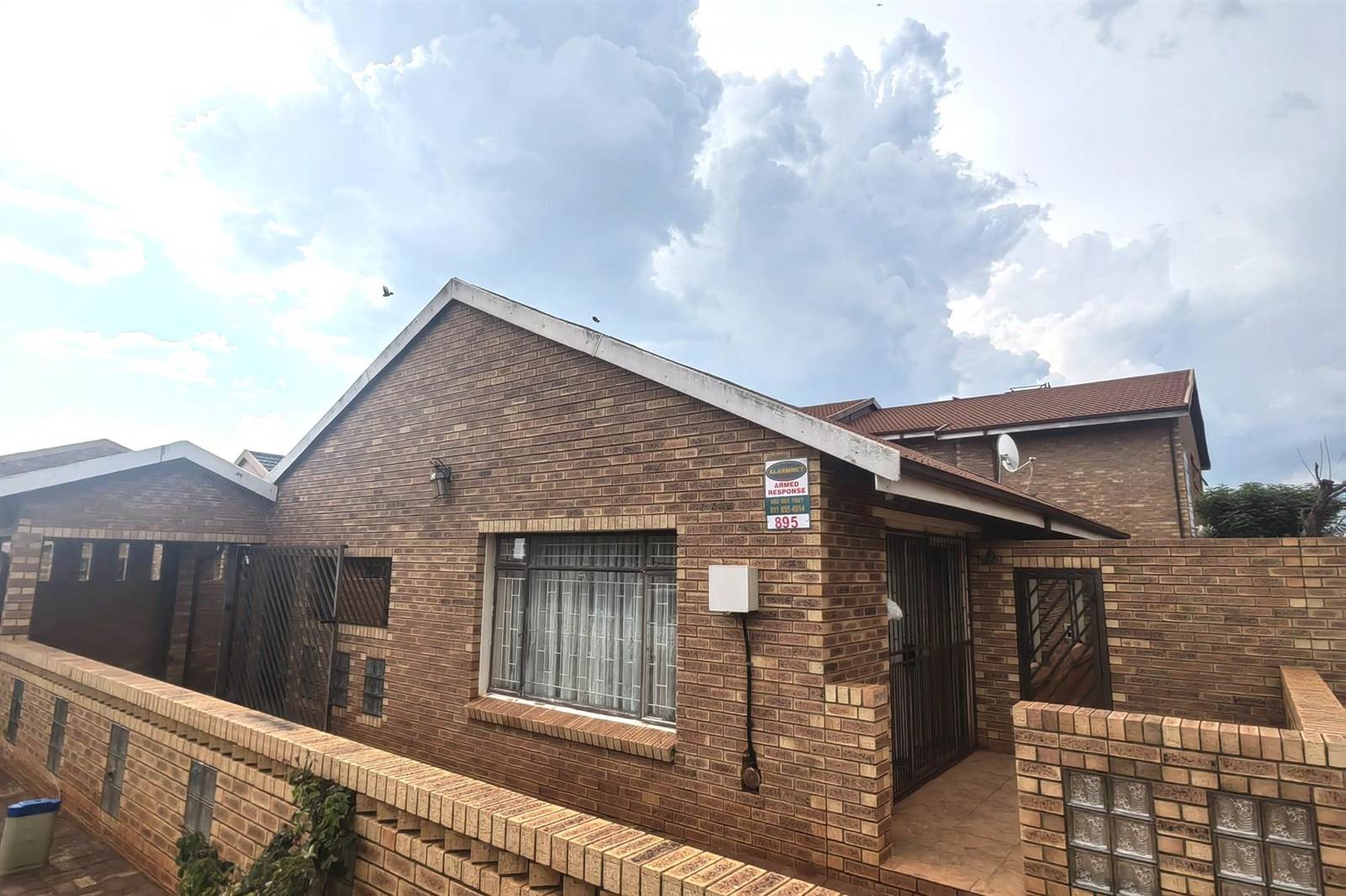 7 Bed House in Lenasia South photo number 5