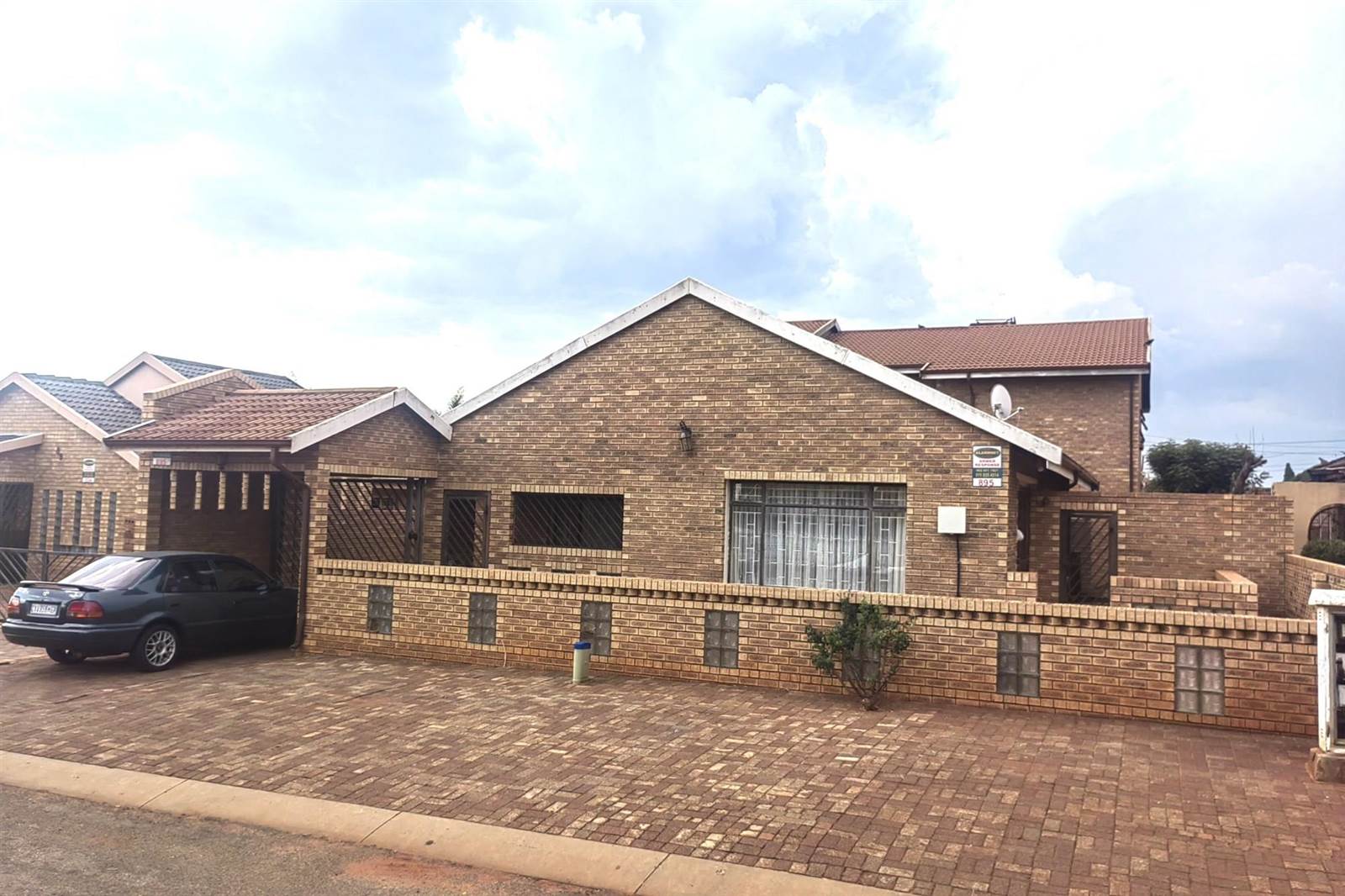 7 Bed House in Lenasia South photo number 1
