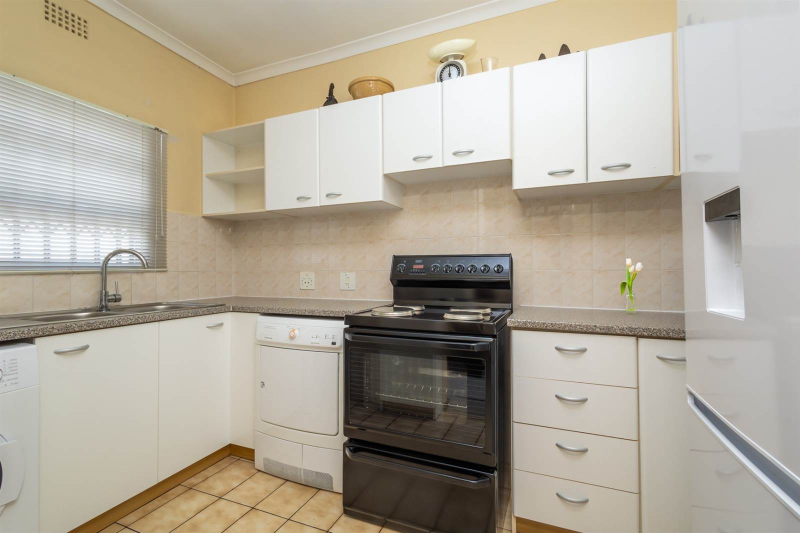 3 Bed Townhouse in Durbanville Central photo number 5