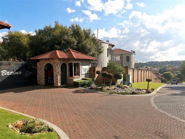 2 Bedroom Townhouse 2 Bedroom Townhouse