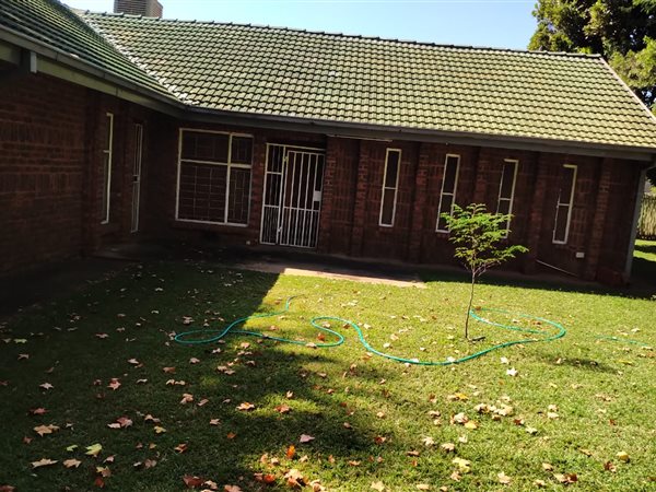 4 Bedroom House 4 Bedroom House