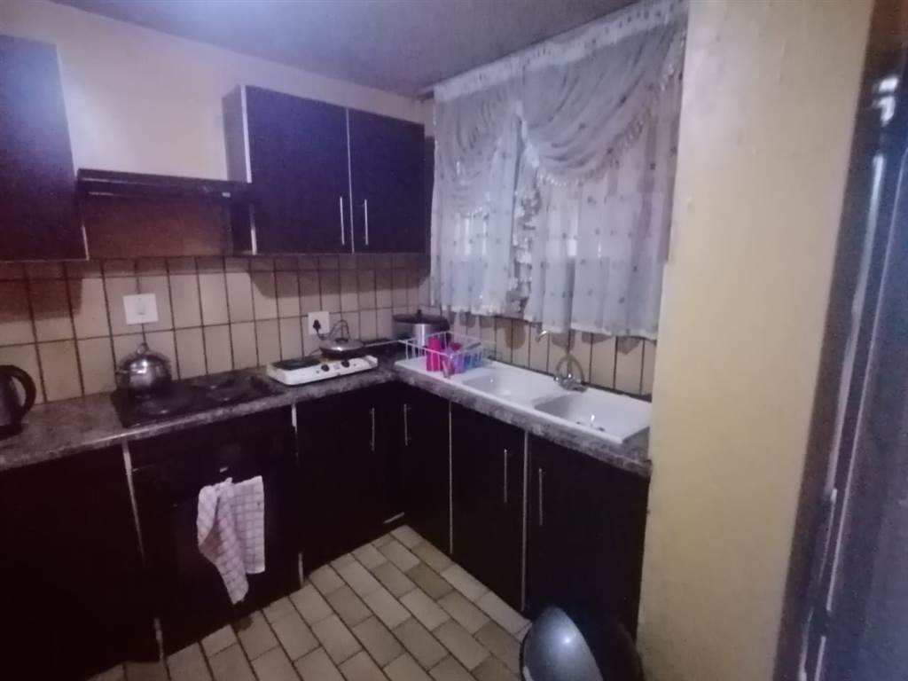 2 Bed Apartment in Pretoria Central photo number 17
