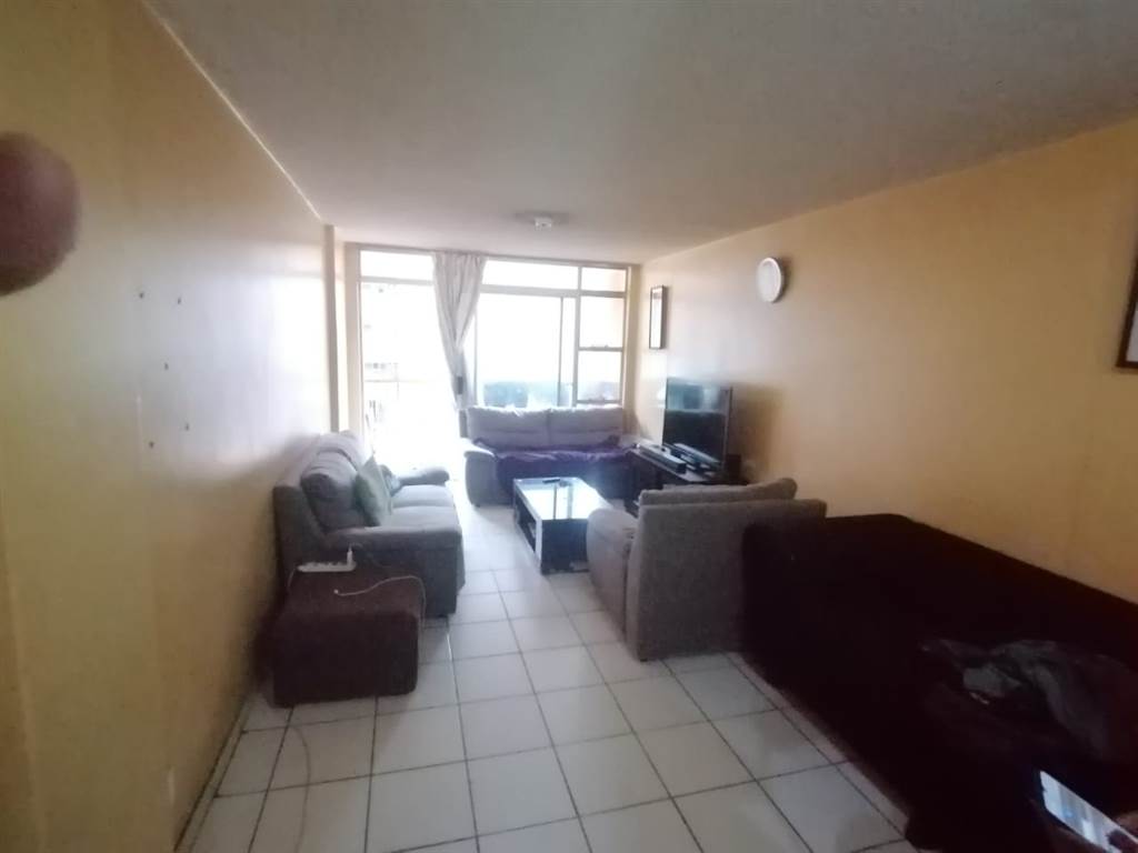2 Bed Apartment in Pretoria Central photo number 10