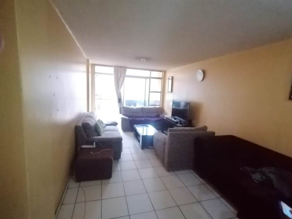 2 Bed Apartment in Pretoria Central photo number 11