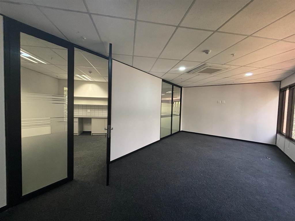 336  m² Commercial space in Parktown photo number 12
