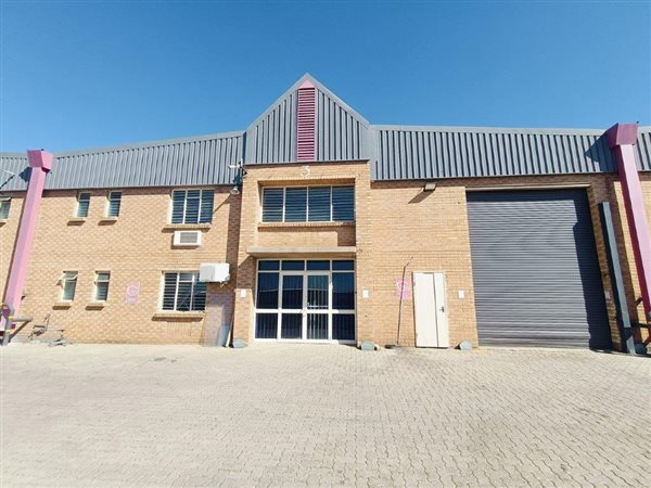 537  m² Industrial space