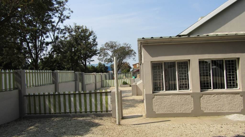 9 Bed House in Humansdorp photo number 19