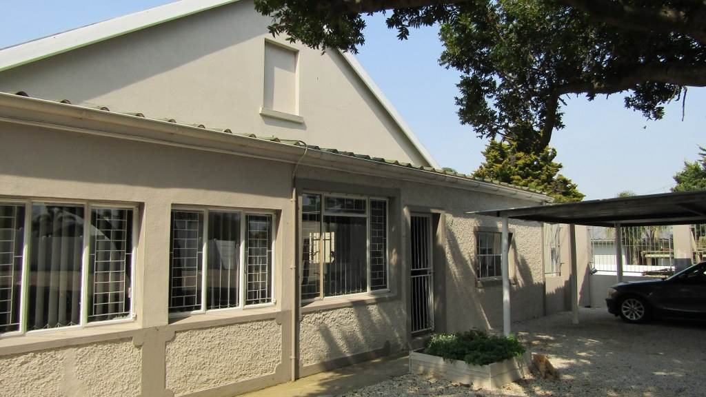 9 Bed House in Humansdorp photo number 2