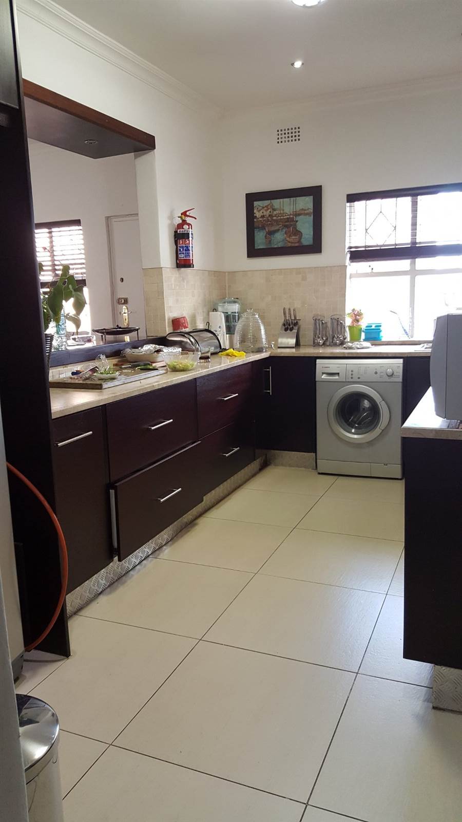 3 Bed Apartment in Illovo photo number 5