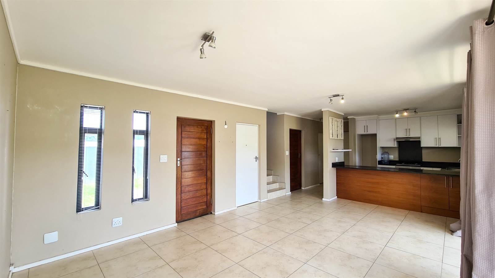 2 Bed Apartment in Nahoon Valley Park photo number 6