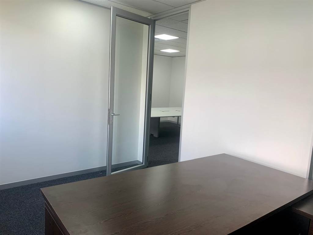 61  m² Office Space in Rosebank photo number 23