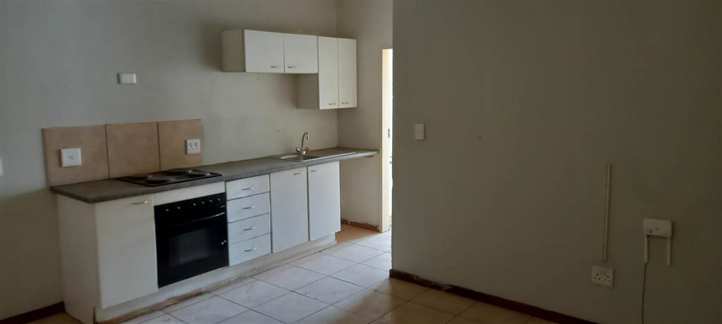 1 Bed Apartment in Florida photo number 4