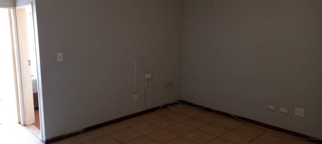 1 Bed Apartment in Florida photo number 6