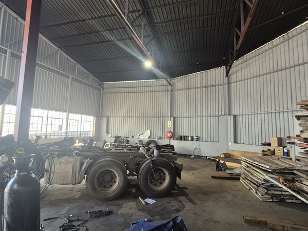 430  m² Industrial space