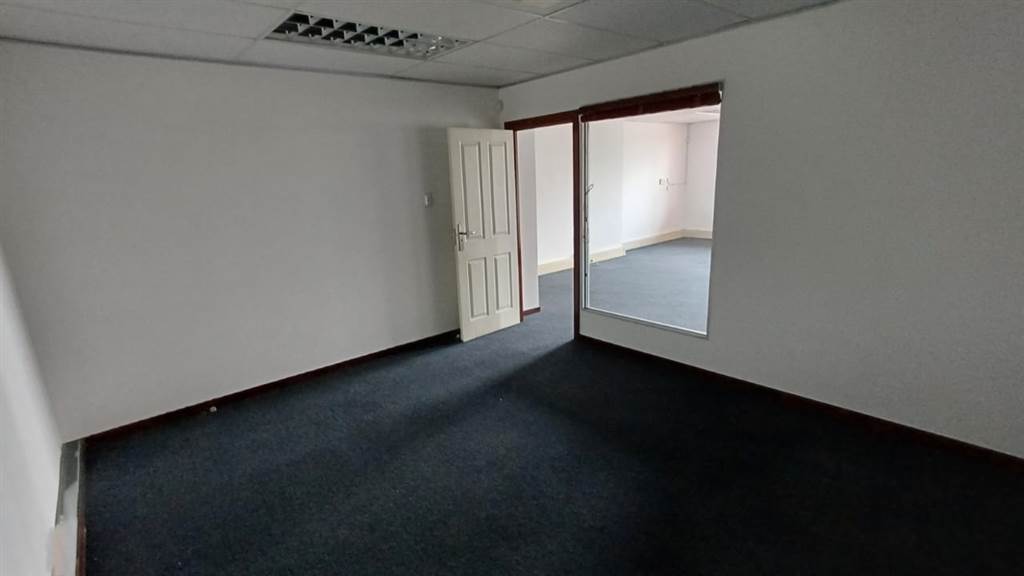 226  m² Commercial space in Honeydew photo number 11