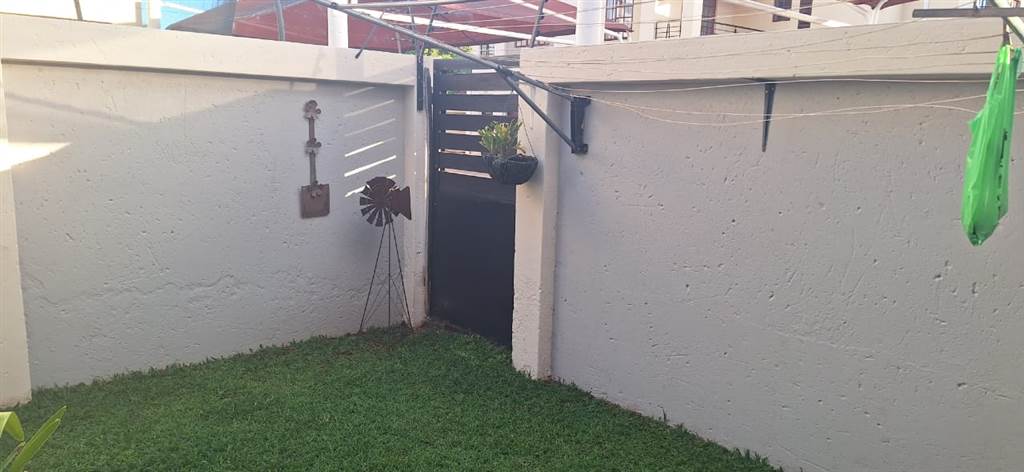 4 Bed Townhouse in Mokopane photo number 30