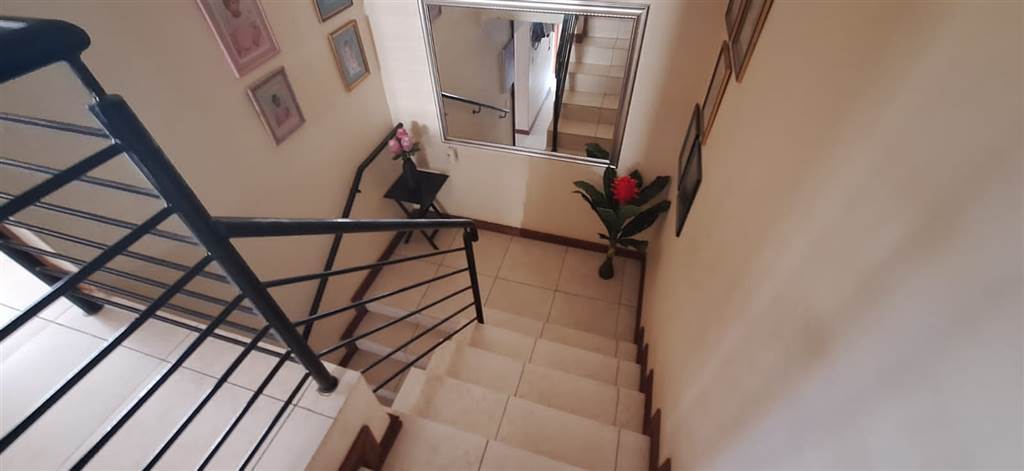4 Bed Townhouse in Mokopane photo number 29