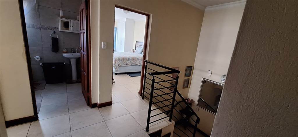 4 Bed Townhouse in Mokopane photo number 27