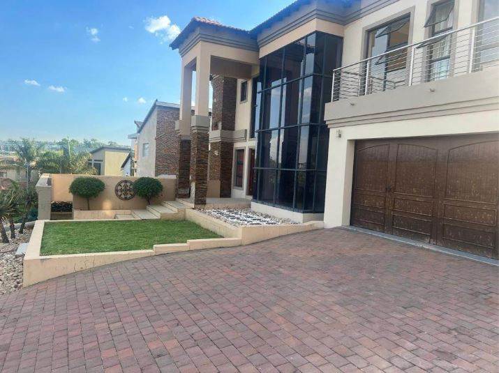 5 Bed House in Kyalami Gardens photo number 1