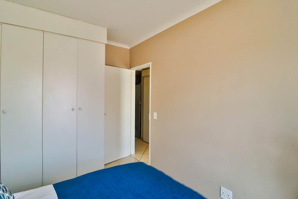 2 Bed Apartment in Randpoort photo number 7