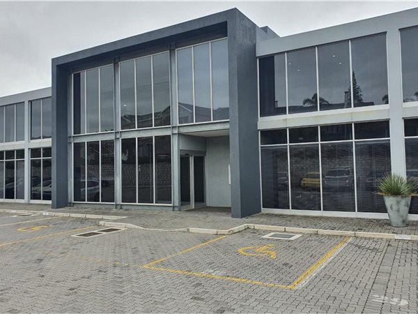 295  m² Commercial space in Humerail